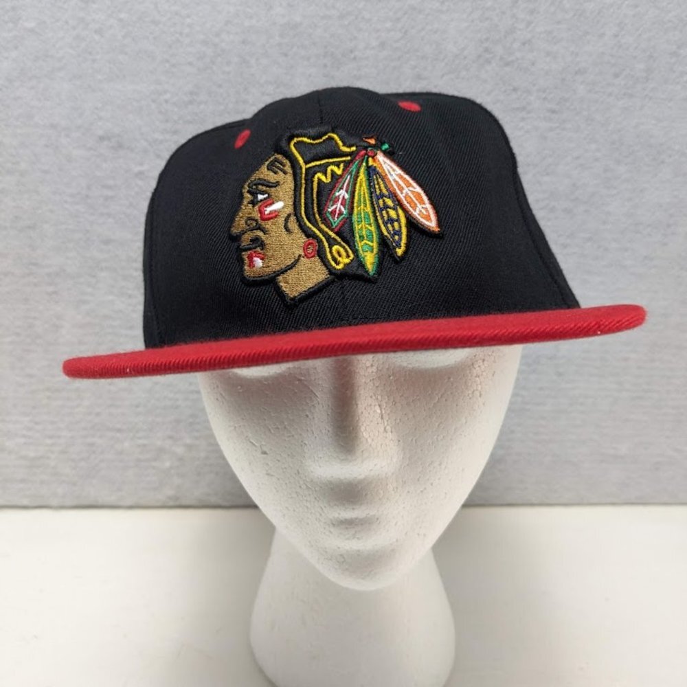 Vintage Chicago Blackhawks NHL Snapback Hat Cap Authentic Zephyr Black Red